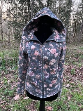 Lululemon Frosted Rose floral scuba hoodie 6